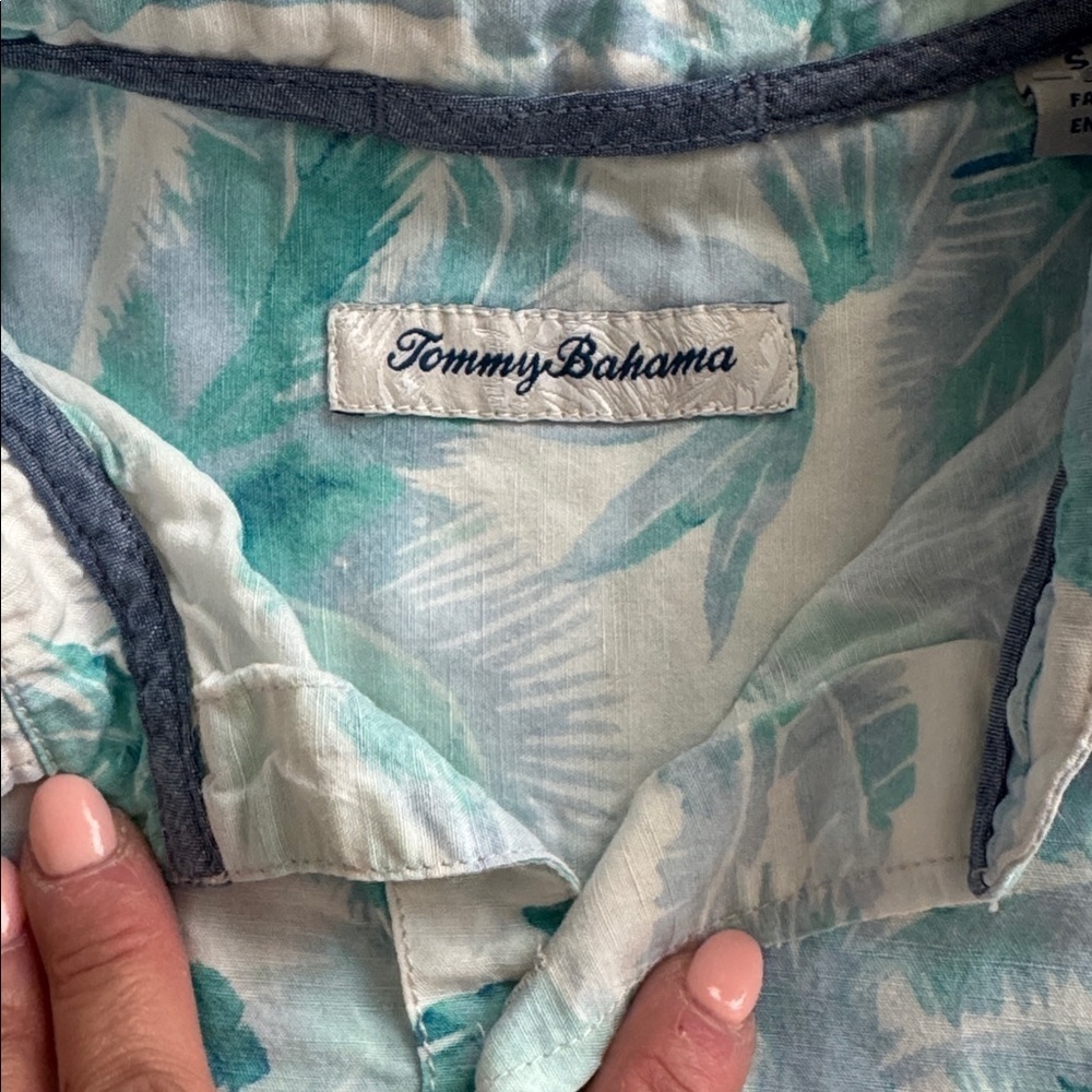 Tommy Bahama Men’s Palm Button Down - Picture 3 of 5